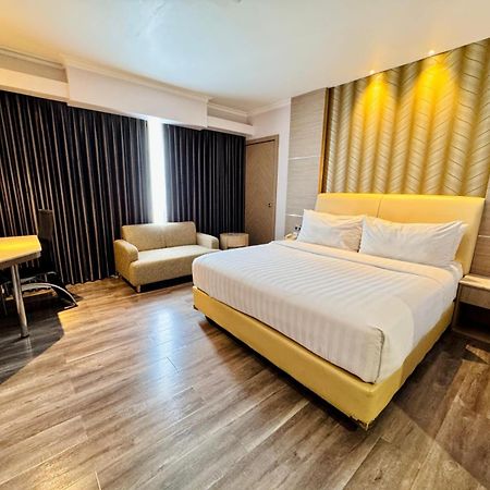 Orchardz Hotel Industri Jakarta Kemayoran Exterior foto
